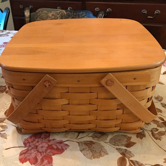 Longaberger Basket with lid, liner, and riser - Picture 1 of 5